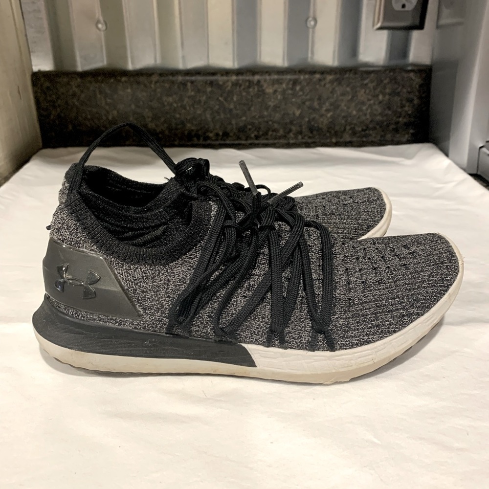 Under Armour slingshot, men’s size 7/women’s 8.5